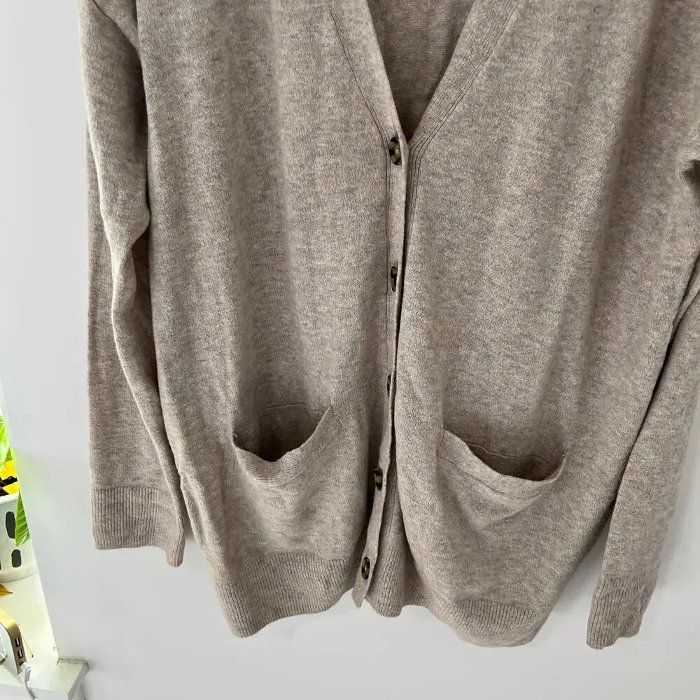 Gap Cream Fuzzy Cardigan Sweater Size Medium